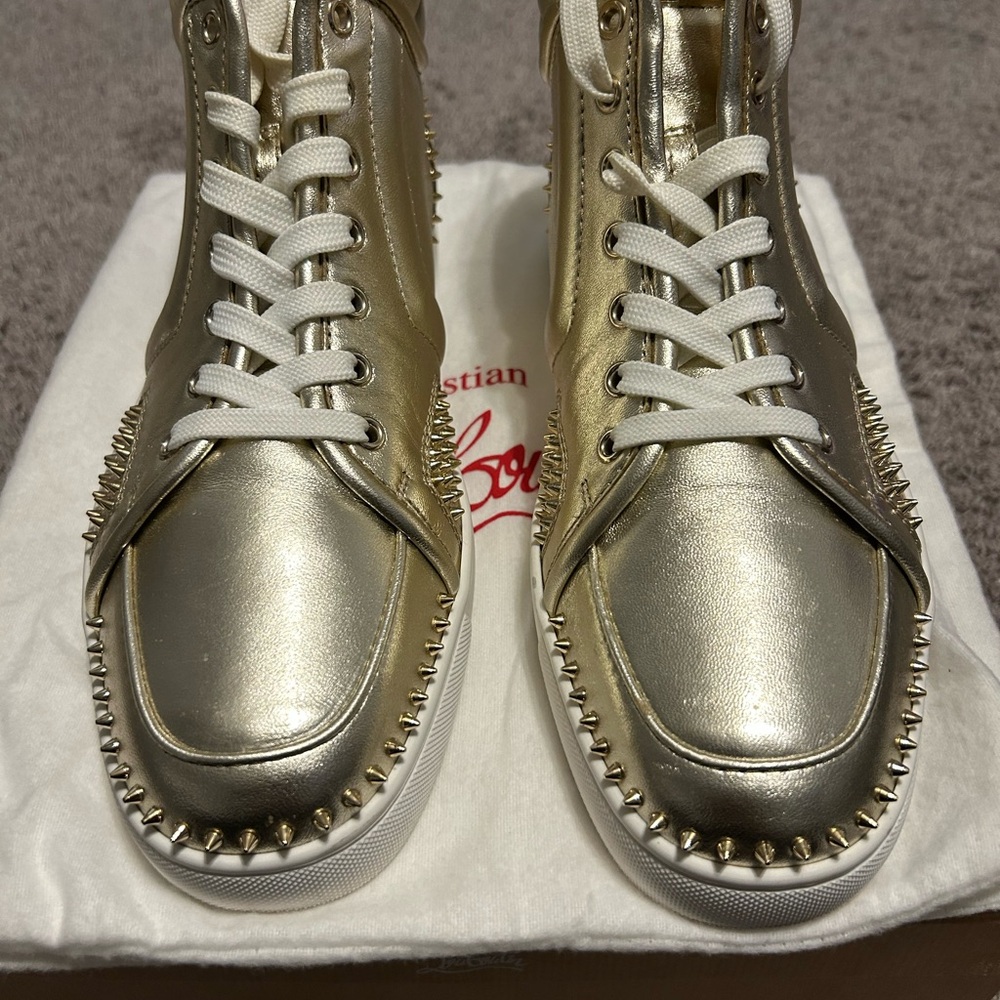 Christian Louboutin Sporty Dude Low Flat Nappa Silk Gold Men’s Sneakers